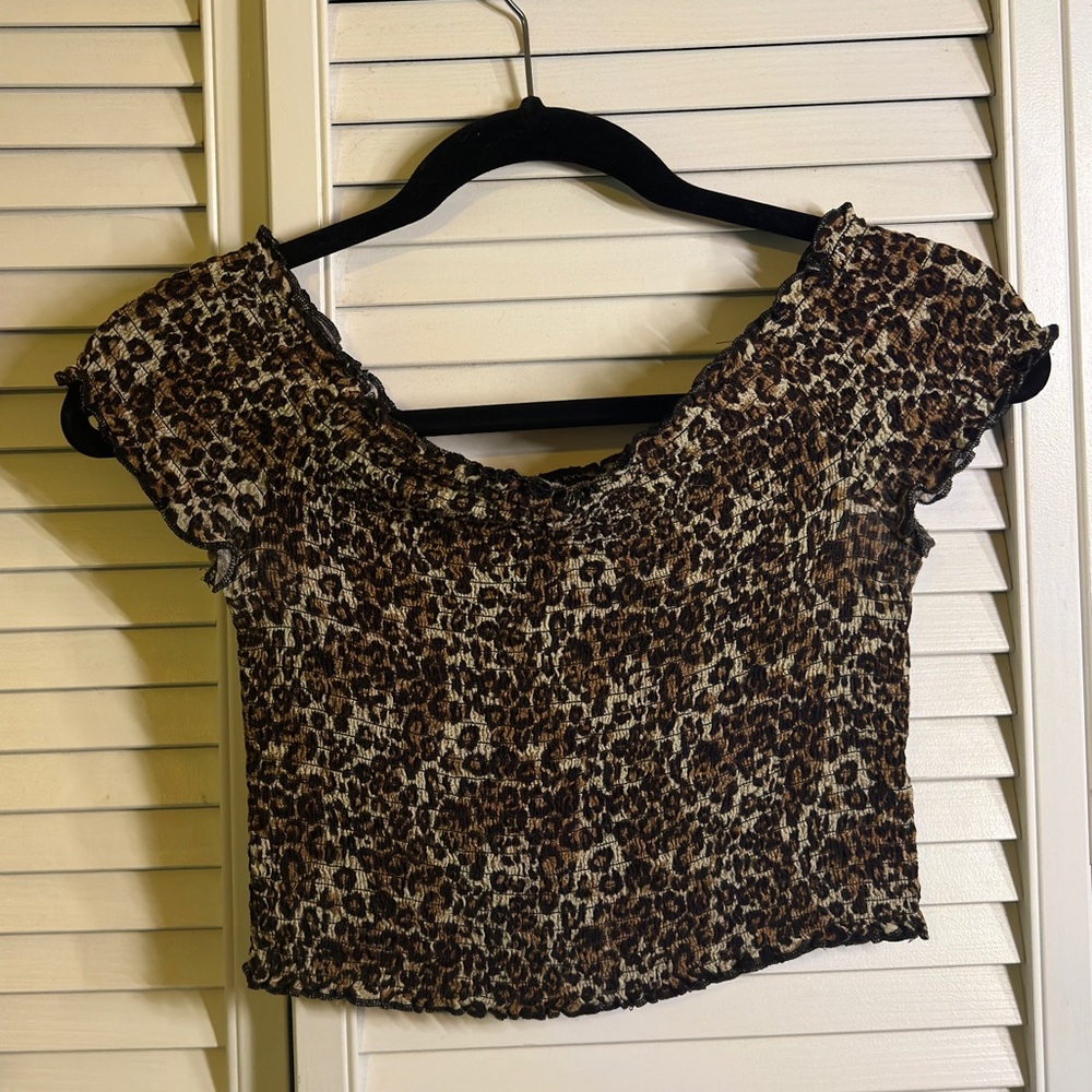 Kendall & Kylie Cropped Cheetah Print Shirt